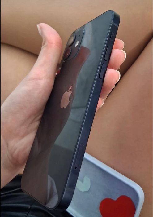 iPhone 12, excelente estado