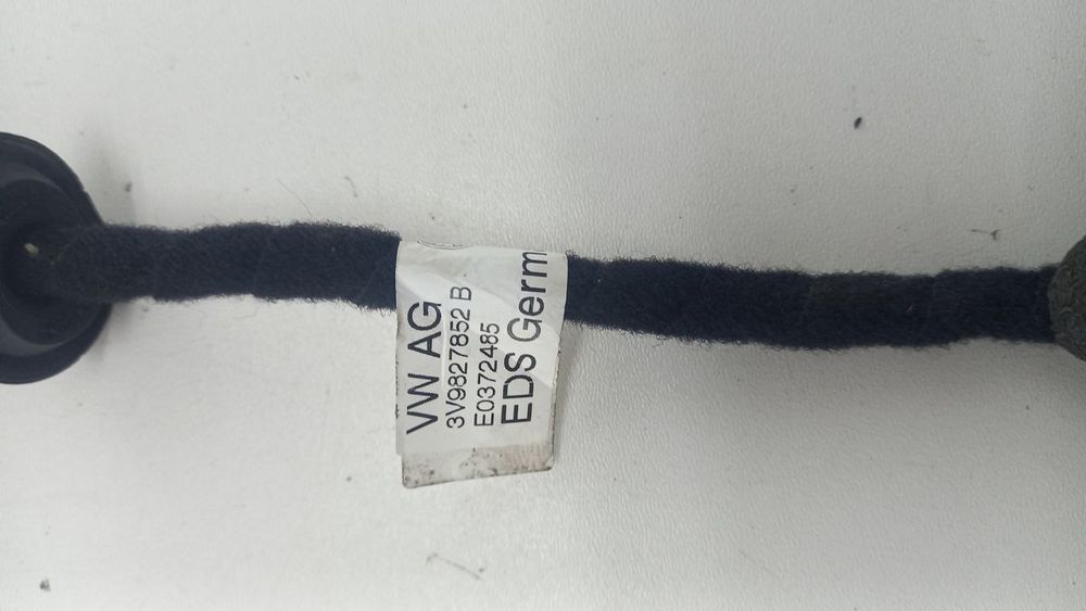 Амортизатор крышки багажника Superb 3 III 2015-2022 3V9827852B