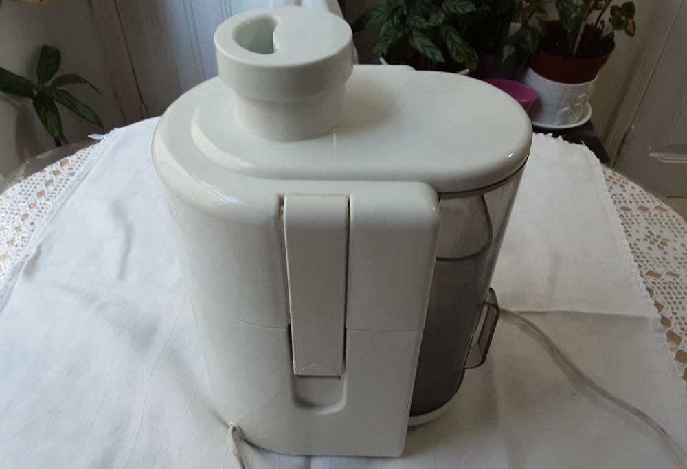 Máquina de sumos UFESA