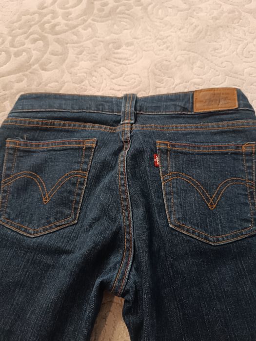 Джинси Levi's ..