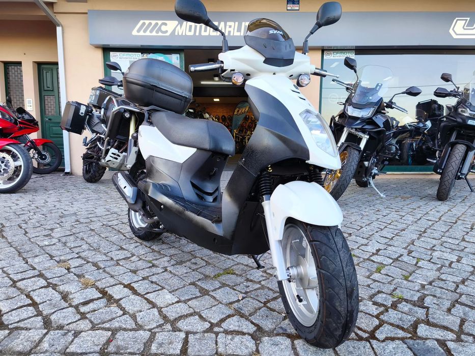 Sym ORBIT 125 c/top case