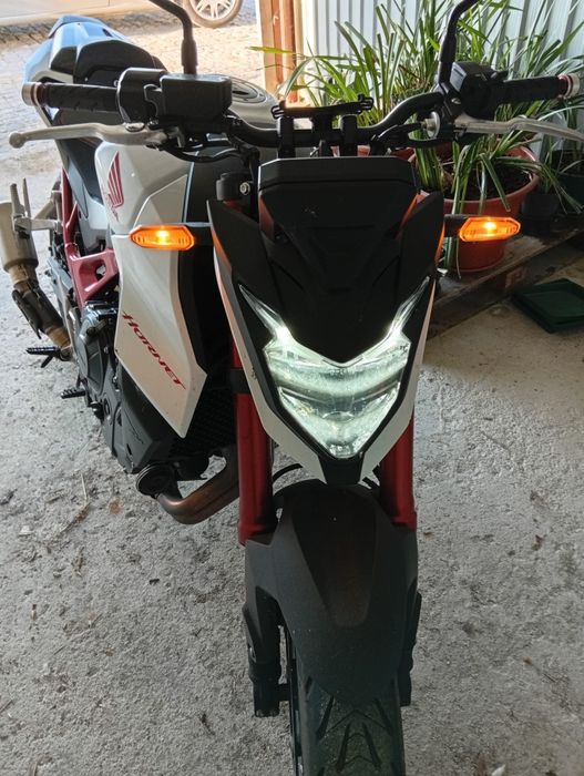 Honda hornet 750
