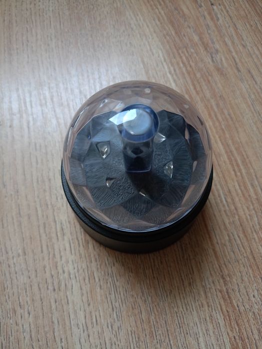 Mała kula disco na baterie