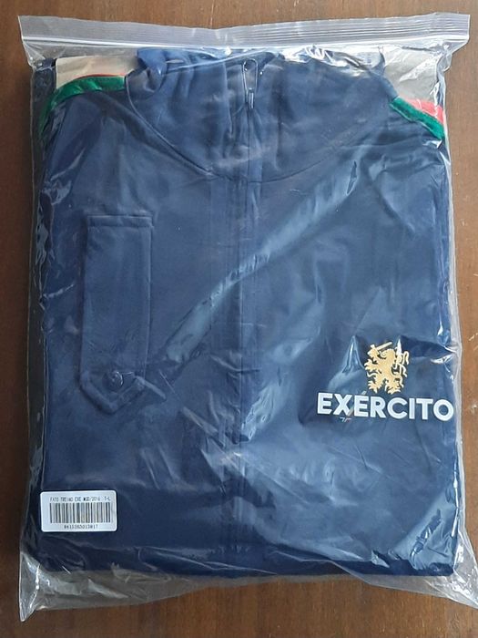 Fato Treino / Camisola / T-shirt Branca e 1BIPara para Treino Físico