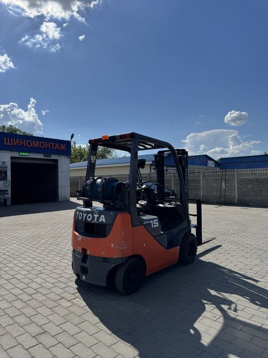 Навантажувач Toyota 8FG-15 погрузчик