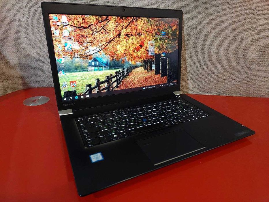 Ноутбук  Toshiba сенсорный/FULL HD/ i5-7200U/16 GB DDR4/256 GB