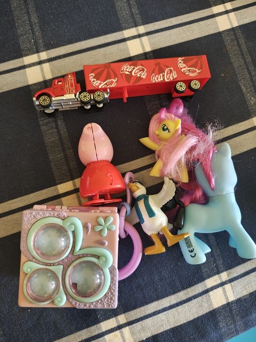 Brinquedos vários desocupar