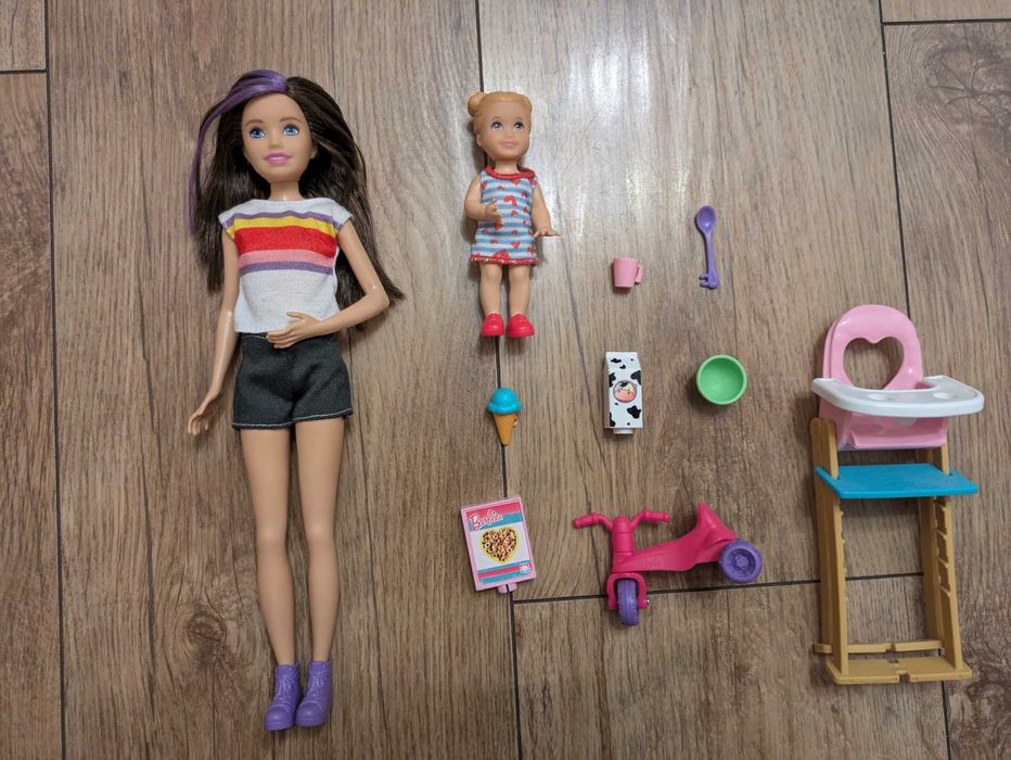 Barbie. Zestaw lalka Skipper opiekunka, krzesło do karmienia. Mattel.