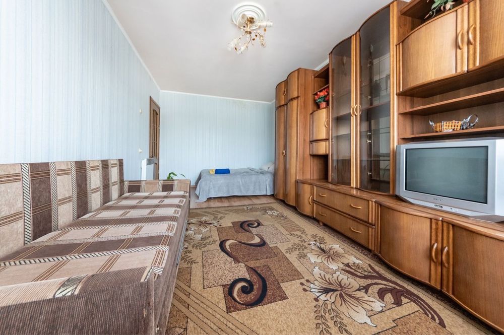 подобово квартира!  Прям біля м. Оболонь