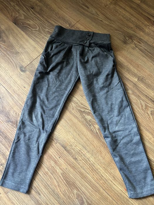 Długie spodnie rozm. 134/140