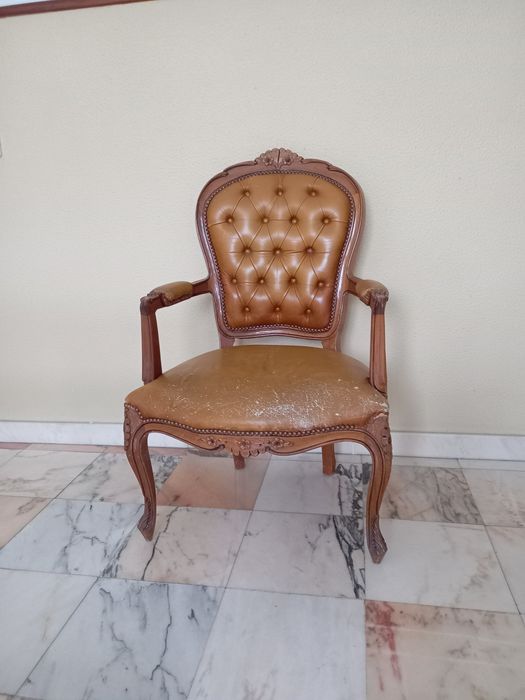 Cadeira bergere (luis XV), em couro