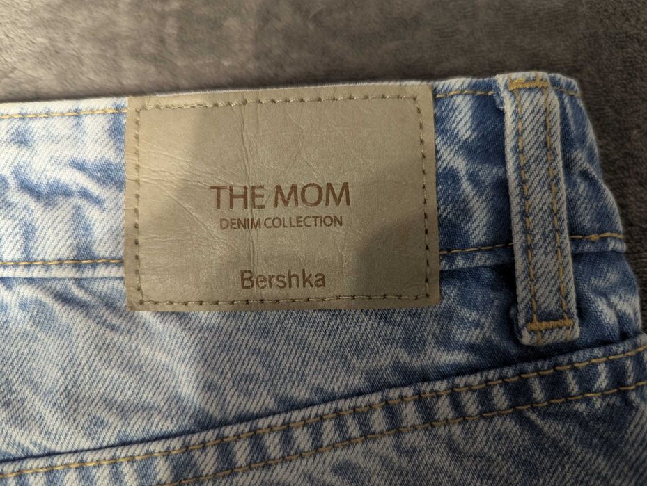 Джинси Mom's жіночі Bershka