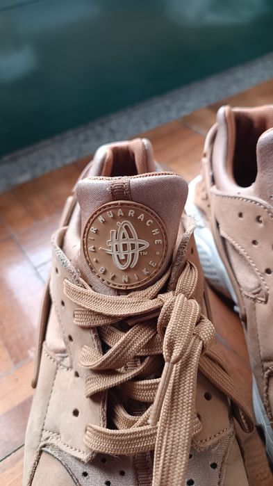 Sapatilhas castanhas Nike Huarache