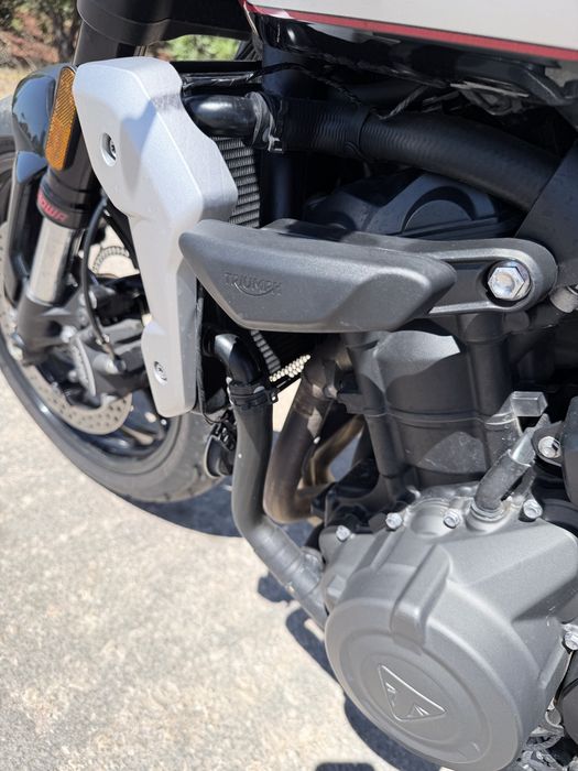 Triumph Trident 660