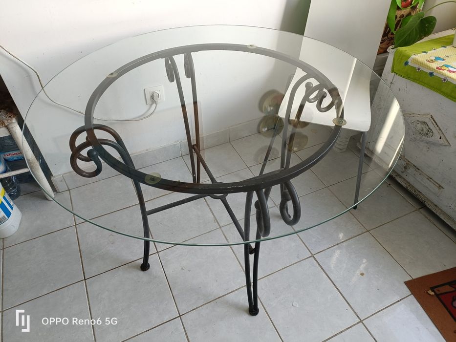 Mesa de vidro + 4 cadeiras