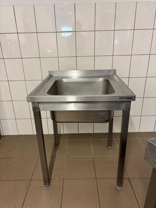 Wyposażenie  serowarni (stoły gastronomiczne witryny chłodnicze itp)