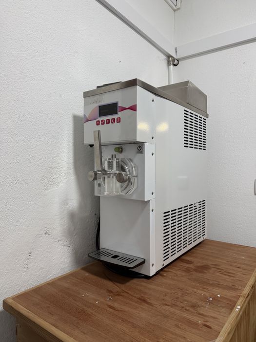 Maquina de Gelado Soft / Açaí - Gelprom GP100S