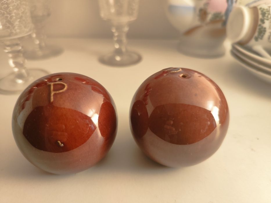 Várias peças de decoração, cristal, louça VA, Sacavém etc