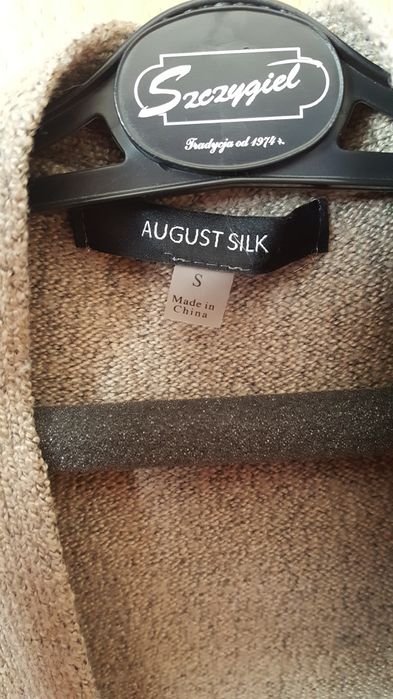 Sweter dłuzszy z kieszeniami