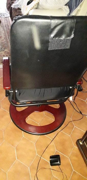 Cadeirão Em Pele com massagem paradiso