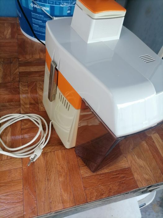 Máquina de fazer sumos Moulinex