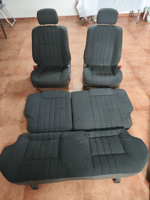 Vendo Interior para Toyota Corolla E90 (XL) hatch