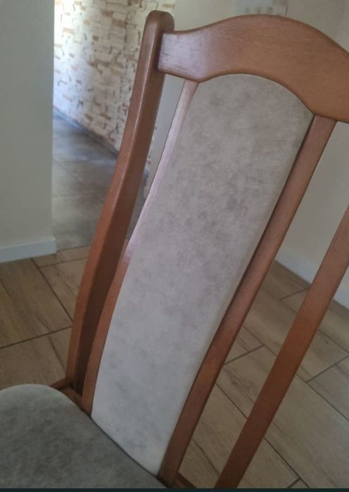 Stół rozkładany z krzesłami