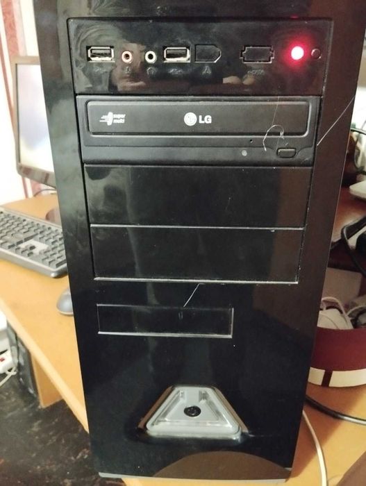 Продається комплектом офісний комп'ютер
