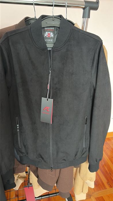 Чоловічий бомпер.