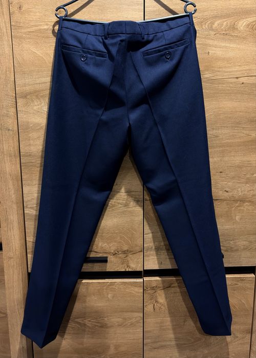 Granatowy garnitur męski, marynarka jednorzędowa, rozmiar S-M 170/48/86, slim fit