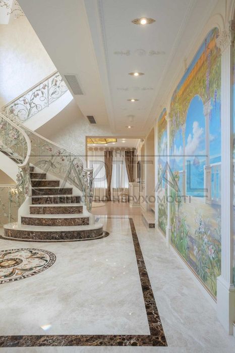 Продаж VIP будинку серед сосен у Стоянці/Басейн/Автономний/Закритий КГ