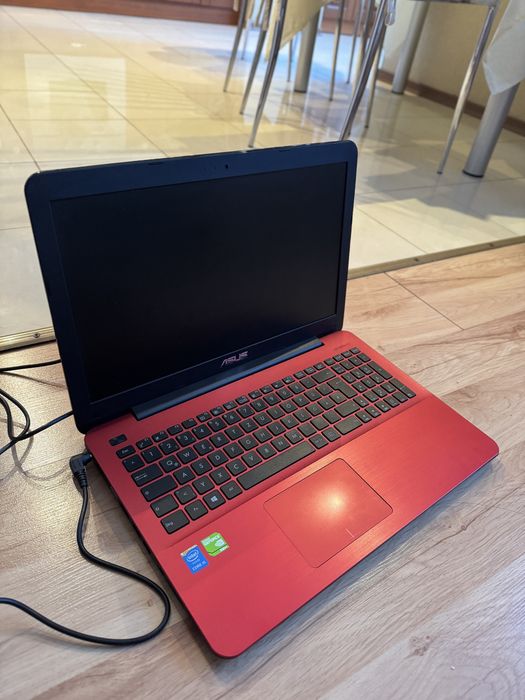 Продам ноутбук asus r556l