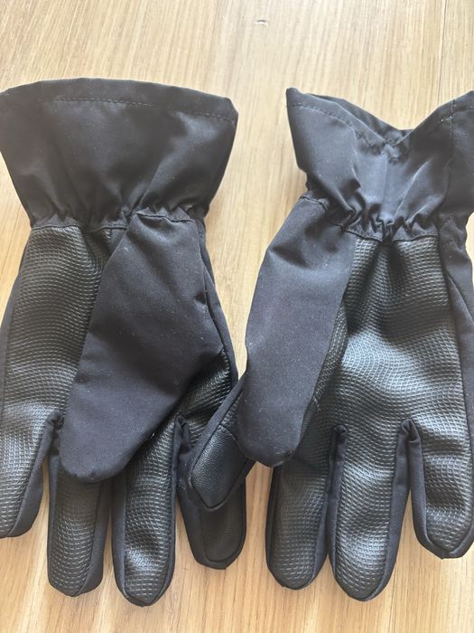 Перчатки зимові Н &М водонепроникні на 8-10 років