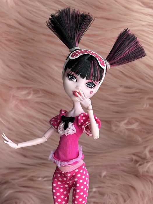 Monster High Дракулаура Dead Tired