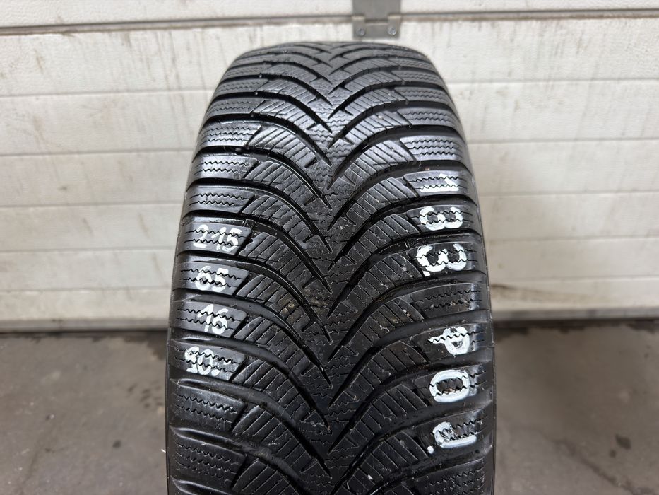 Pojedyncza opona zimowa Hankook 215/65/16 98H