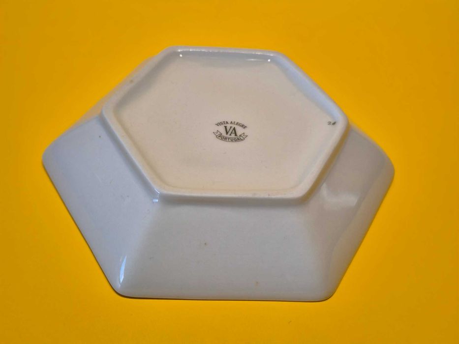 Prato Hexagonal Porcelana VISTA ALEGRE, coleção Margão