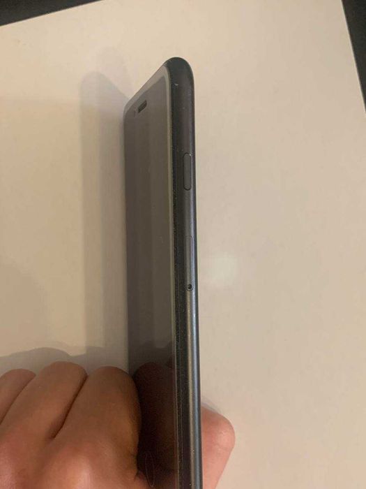 Продам iPhone SE 2 64 GB, neverlock.