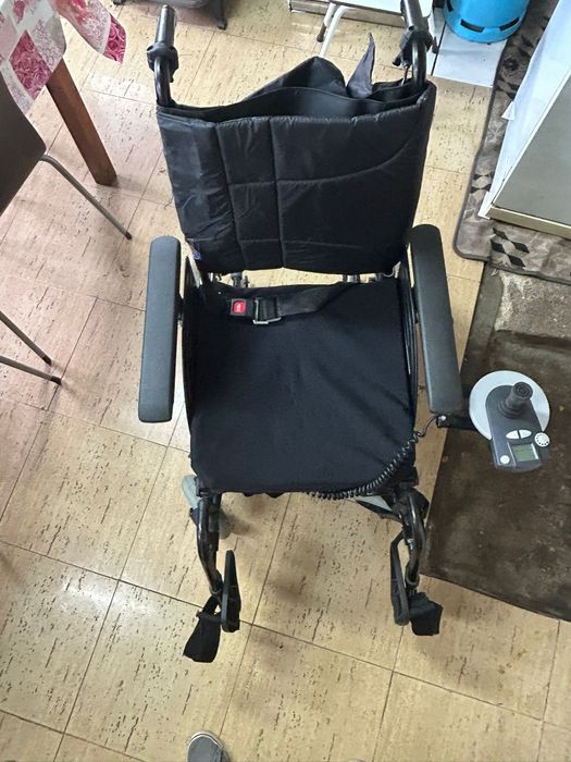 Cadeira de rodas elétrica