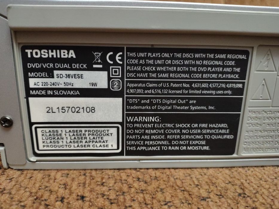 Toshiba   DVD / VCR