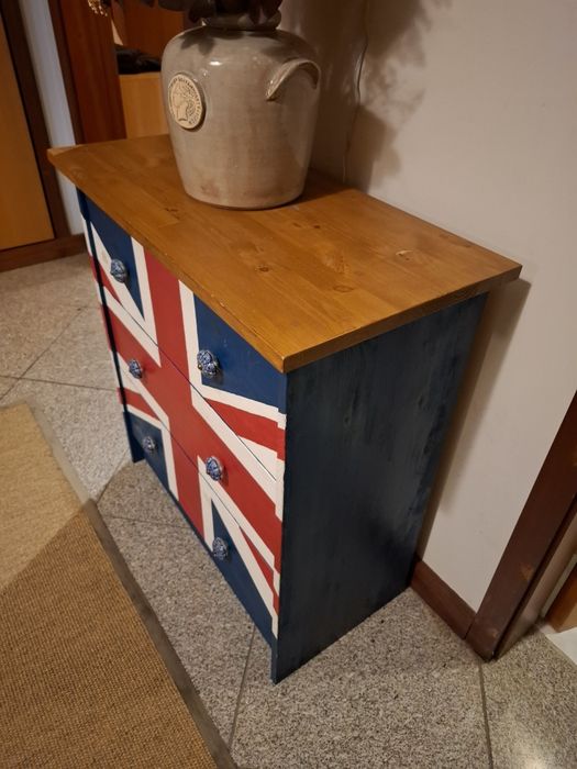 Cómoda Personalizada