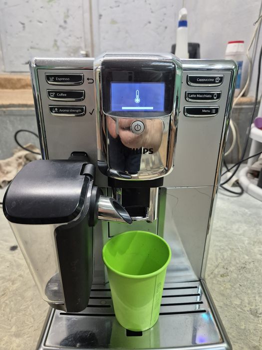 Saeco  Philips EP333 гарантія 6 міс з кувшином