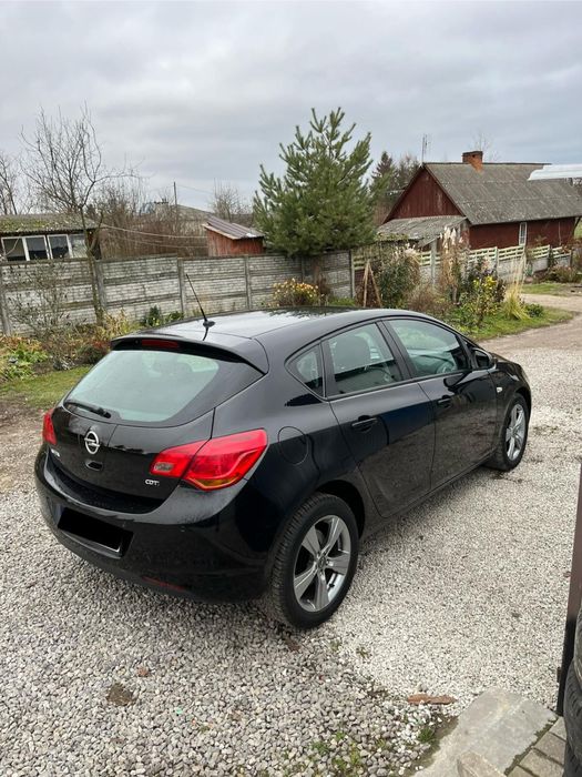 Opel Astra J 1.7CDTI 2010