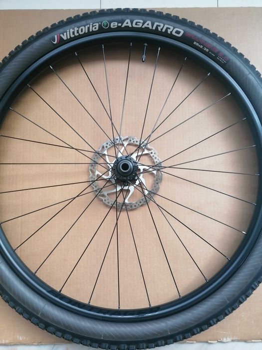 Rodas Bontrager TR 29"x25 center lock cubo shimano MS 12V com pneus.