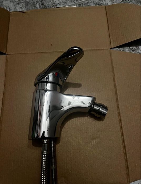 Torneira de bidé com pouco uso