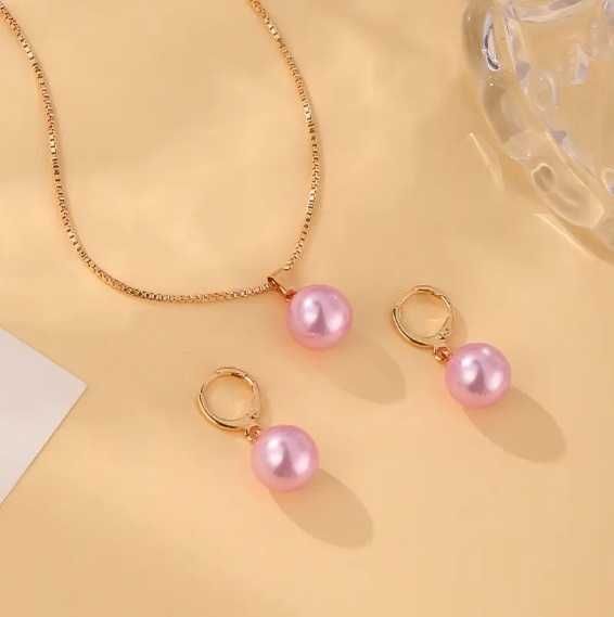 Прикраси з рожевою перлиною