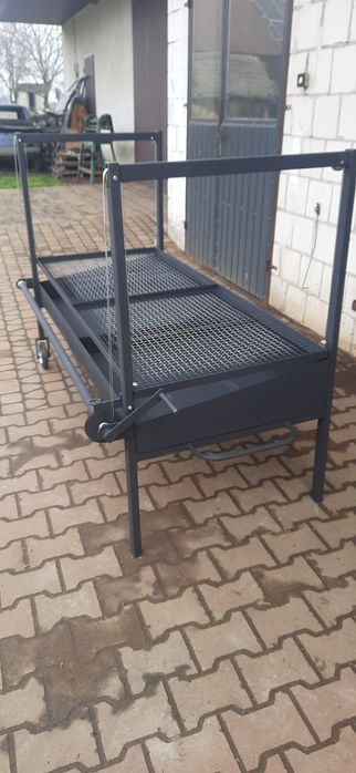 Grill ogrodowy/węglowy/caternigowy