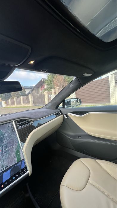 Tesla model S 90D 2015г