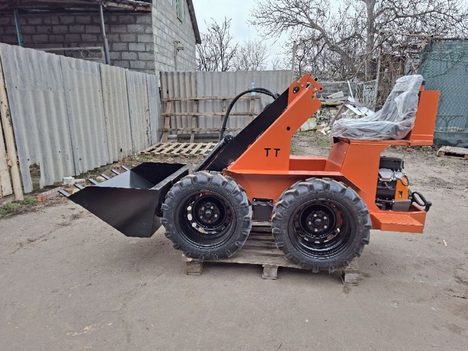 Міні навантажувач з двигуном V2, мінітрактор, мінінавантажувач