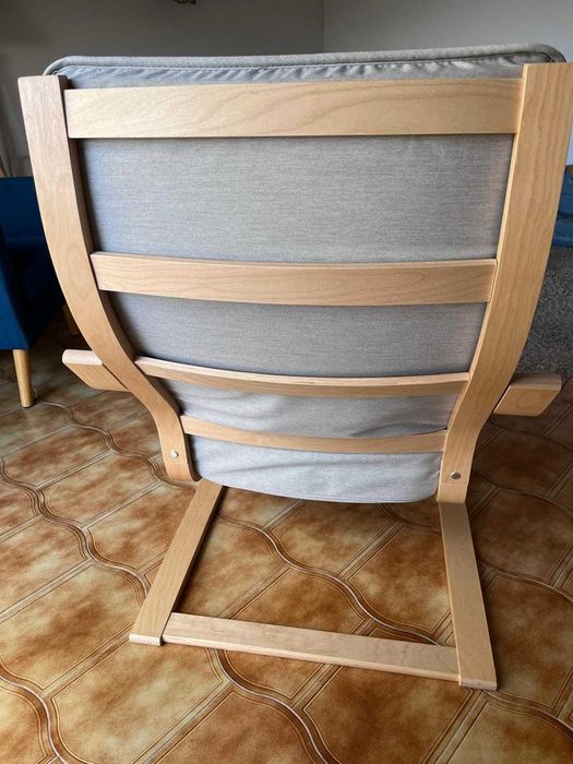 Poltrona IKEA POÄNG Cinzenta e Madeira Clara