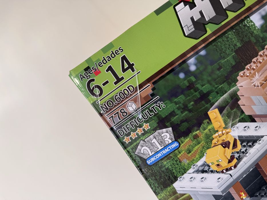 Великий конструктор у стилі Minecraft My World “Село з мешканцями”